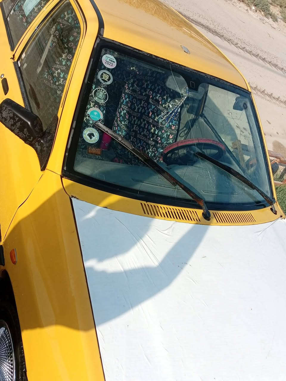 المكان النجف.  مديل 15 السعر ب 12 وبيها مجال  سياره كلشي بيها شغال 
 اشاير.      عالي ناصي.     مسجل.    تبريد. نقص غاز. فقط
 شواصي. نضيفه محرك   حلو. 140. توصل شرط 
ترايك وين ما يعجبك.   كير محرك شرط. 
  السياره راعيها بنجف بجفل بس ما واصله.  ابيع واقع حال. 
***********
