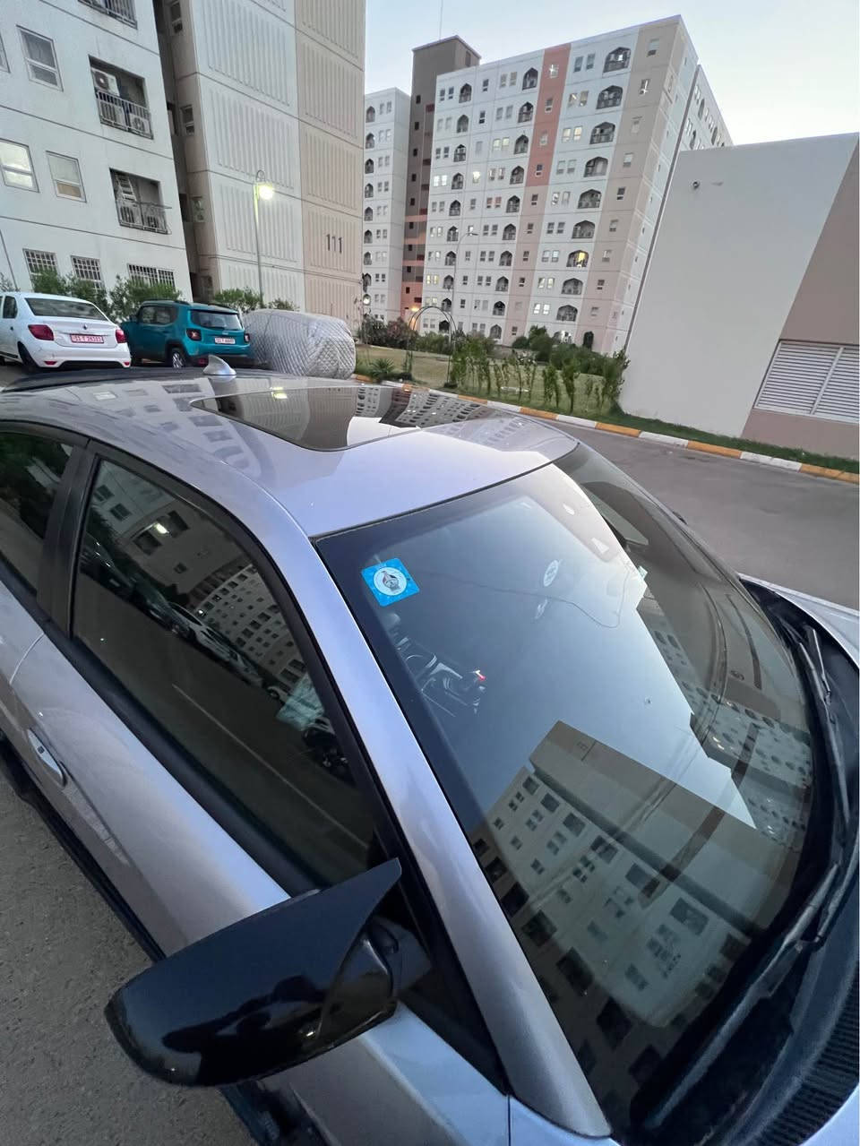 جارجر سكات باك 6400 2016 
فول شكو مواصفات بلجارجر بيه مواصفات اعلى فئه ام الرادار وفتحه بالسقف كشنات جلد كنتاره شاشه بصمه 
شفتات ستيرن تدفئه بالستيرن 
كامره دواره
قطعتين تبريد
كشنات كهرباء وتدفئه بالكشنات
عليها لد متغير الالوان 
بردات 
فجوج برمبو 4 بستم 
تايرات رن رايس اصدار رياضي تخم جديد 
ادامه كامله للسياره دينار متصرف عليه 
منظومه غاز 80 لتر جديد مشدوده
السعر 170
*********** Colombo, Sri Lanka
