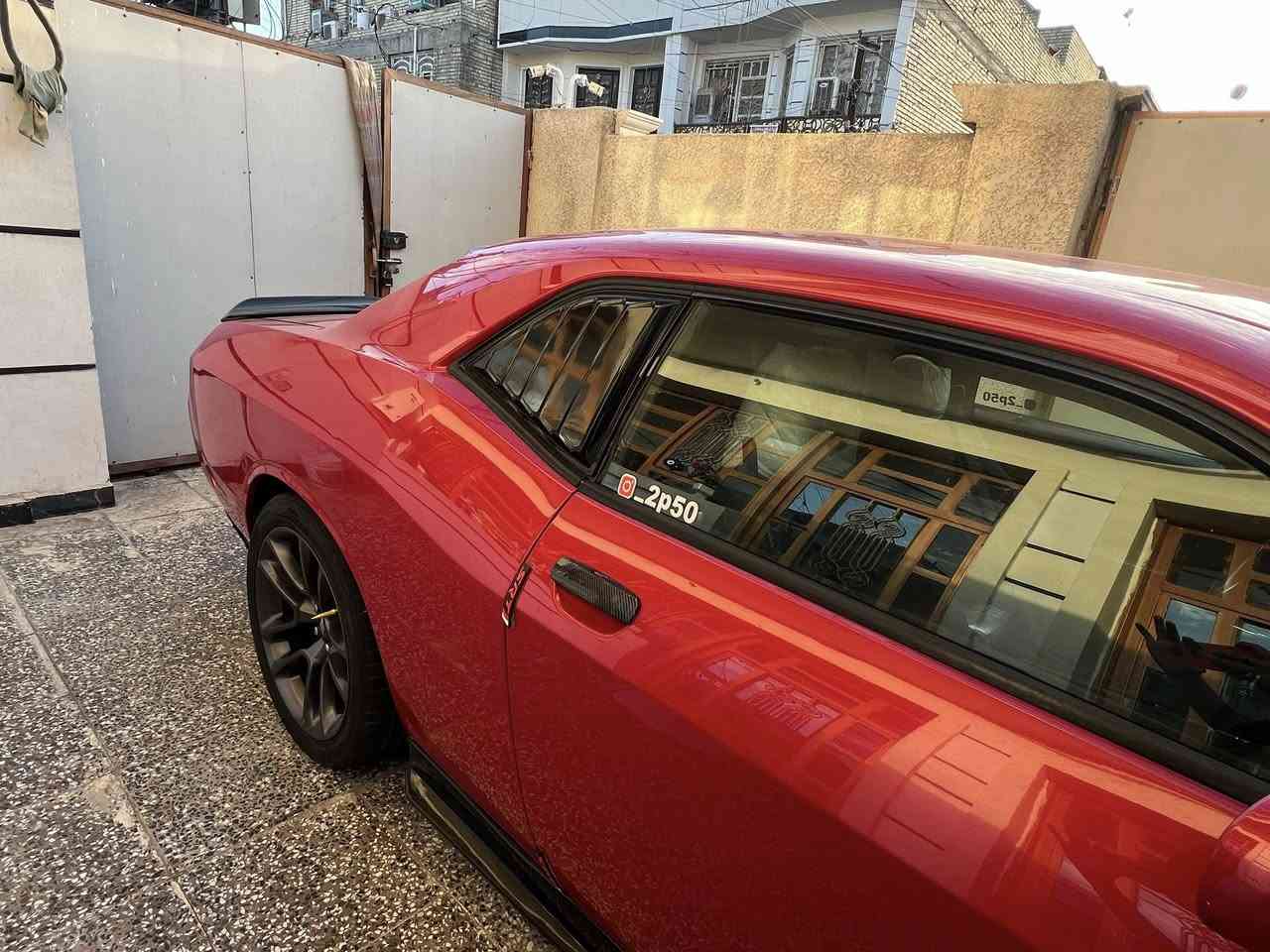 السلام عليكم جالنجر موديل 2012 وارد امريكي 
. مواصفات السياره
مكينه 3600 v6
كشنات مخمل
شاشه كبيره
كامره دواره
السياره بلاد مملعوب بيها محدثه بنيد ودعاميه ديمون حداديه اماميه خلفيه جديده ويل gt السياره متعوب عليها ونضيفه كلش 
لون مميز♥️. السياره جاهزه من كلشي مابيها كل نقص شغل وطلع وين ميعجبك رقم اربيل هزه وسنويه جديده تحويل مباشر السياره بيها بنيد تبديل مال تحديث وبيها جاملغ عكس سايق صبغ فقط السعر 118$ مكان السياره بغداد الشعله رقمي ***********
