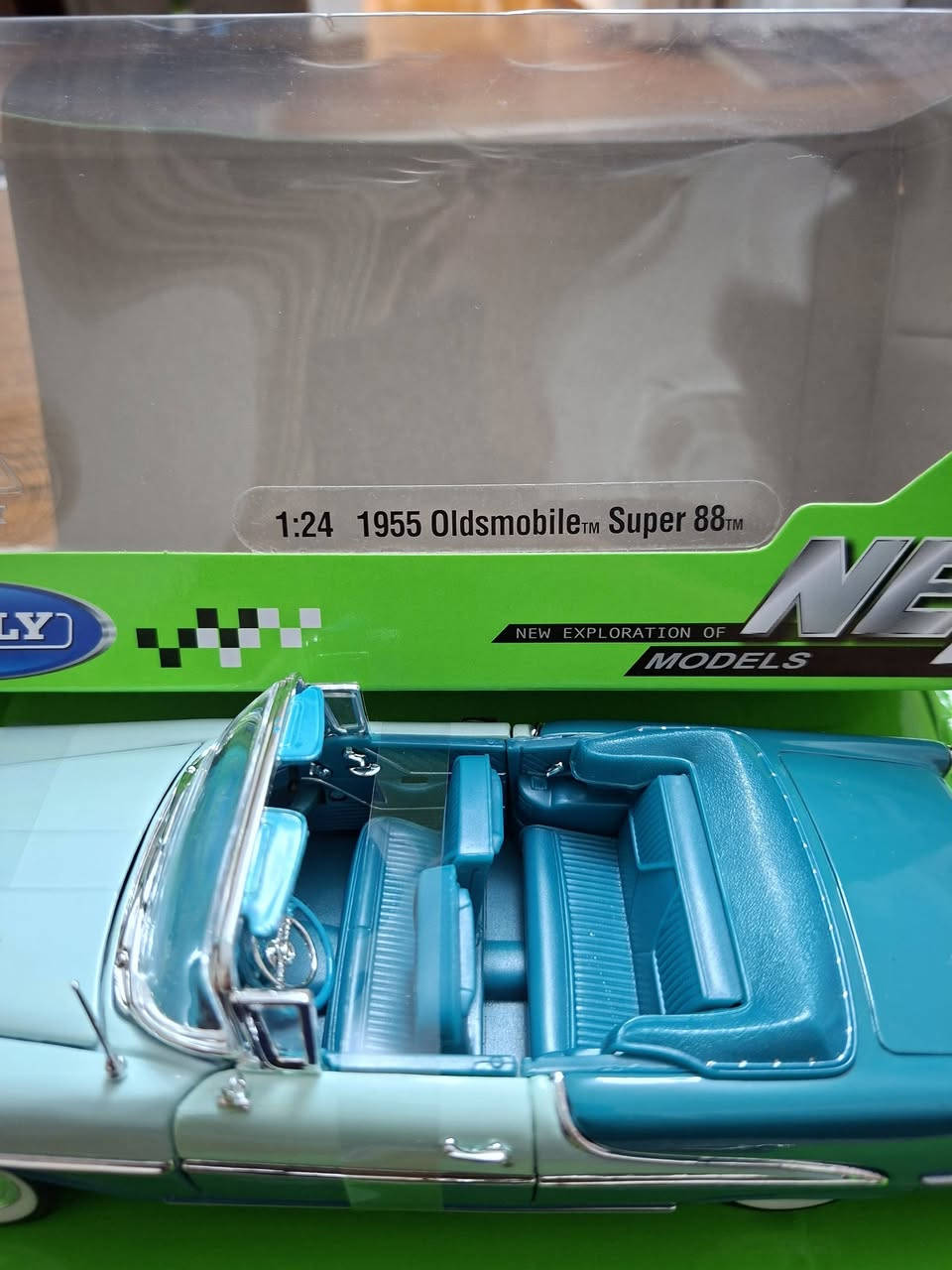 #Oldsmobile Super 88. 1955
Scale 24
#Maisto فتح كبوت امامى وابواب


**إذا كنت صاحب هذا الإعلان وتريد حذفه لأي سبب، رجاءا أرسل رسالة إلى الدعم الفني**