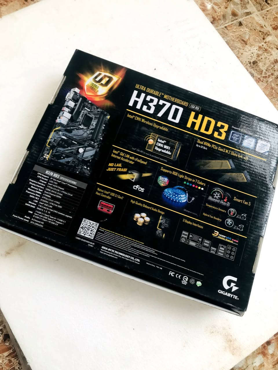 🚀 للبيع: باكج جيمنج وصناعة محتوى متكامل (Full     Studio Setup) 🚀
​تجميعة قوية، نظيفة جداً، وجاهزة لكل شي (ألعاب، مونتاج، بث مباشر، دراسة).
​1️⃣ مواصفات الحاسبة (PC):
​المعالج: Intel Core i7-8700 (أداء مستقر وقوي).
​كارت الشاشة: NVIDIA RTX 2060 (يدعم تقنيات Ray Tracing).
​الرام: 16GB.
​التخزين: SSD 240GB للنظام + HDD 1TB للملفات.
​المذربورد: Gigabyte H370 HD3.
​الباور سبلاي: 700W.
​الكيس: Thermaltake بتبريد ممتاز.
​2️⃣ الشاشة (Monitor):
​LG 24-inch IPS FHD (ألوان حقيقية وزوايا رؤية ممتازة).
​3️⃣ المايكروفون الاحترافي (Microphone):
​Thronmax MDrill Dome بكرتونته ونظافة 100% (مناسب جداً للبث المباشر والتسجيل الصوتي بجودة عالية).
​4️⃣ الـ UPS (هدية):
​نوع ZEUS 1500 (يحتاج فقط تبديل بطارية لحماية جهازك من انقطاع الكهرباء).
​📦 ملاحظة: جميع كراتين القطع الأصلية موجودة ومعتني بيها.
💰 السعر للباكج كامل: 650 ألف دينار فقط.
📍 المكان: (ديالى - بعقوبة )


**إذا كنت صاحب هذا الإعلان وتريد حذفه لأي سبب، رجاءا أرسل رسالة إلى الدعم الفني**