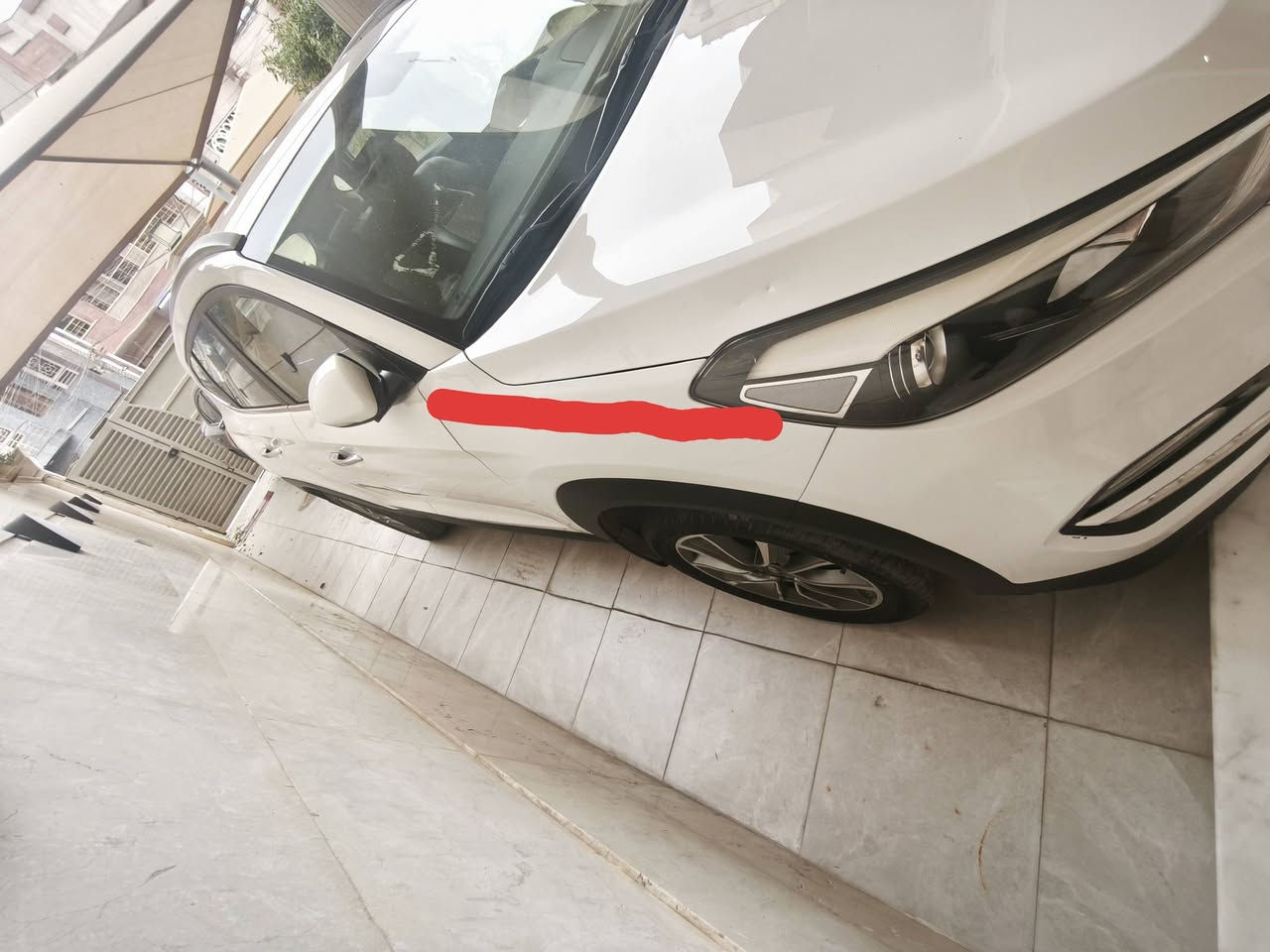 السلام عليكم
للبيع فقط 
توسان خليجي موديل 18 
السيارة ماشية 47 الف كيلو حقيقي السيارة استخدام جدا بسيط 
السيارة بيهة جاملغ صبغ اثر حادث سطحي وبسيط جدا 
وبارد بالباب اثر الحادث ورصعتين بالبنيد غير هذني السيارة مكفول من الدعامية للدعامية واني حاضر للسونار باي مكان 
تايرات جدد 
صدر جديد 
منظومة عليهة ادامة كاملة 
حساسات وكاميرا 
تحويل ثاني يوم 
عارضهة ب 180 وبيهة مجال بسيط 
عنوان السيارة بغداد البنوك 
*********** 
متواجد واتس
