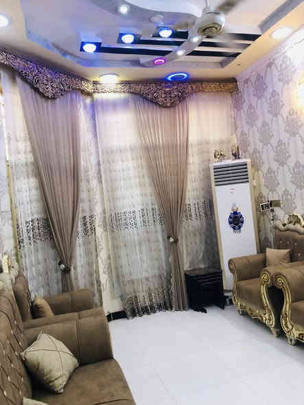 لسلام عليكم دار للبيع طابو صرف مساحه 100م طابق ونصف بناء حديث 2022 كونكريت صب مسلح موقع جيد قريب شارع العام ومدارس ابتدائيه وثانويه البيت يحتوي على استقبال +مطبخ +صاله +غرفه نوم صحيات داخليه وخارجيه+منور عدد 2
الطابق الثاني يحتوي على صاله كبيره وصحيات السطح ايزوگام + كاشي الموقع حي الغدير المربع المقابل اسواق فطوم قرب ثانوية الورود للبنات علماً البيت مطلوب اسكان 31 مليون السعر الكلي 120وبي مجال قليل اذا عندك كفيل تدفع 89 والباقي 31 عليك" للأستفسار الاتصال 
***********
