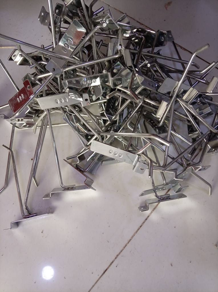 تەختەی جڵاک هەڵواسین 80 عدد
بەرزی/درێژی 2.45 

پانی 1.20

ژمارەی موبایل
*********** السليمانية, العراق
