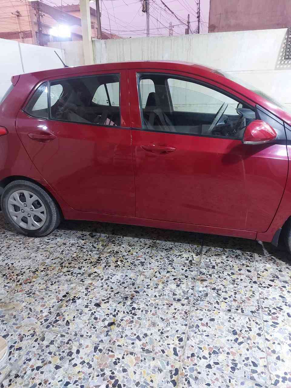 السلام عليكم سياره i10 موديل ٢٠١٥ ماشيه ب٦٠ خليجي مكفوله مابيها اي ضربه ولاصبغ السعر ٩٠ورقه وبيها مجال التواصل ع رقم ***********
