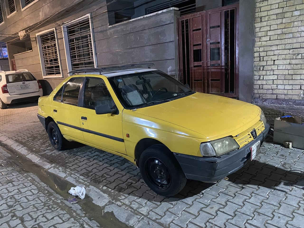 سلام عليكم بيجو روى 2009 السيارة جديدة عظمتها حلوة الشواصي انظاف التبريد شغال تدفئة شغال السنوية جديدة باتري جديد السيارة نقصها
 المحرك بيه خيط تبخير 

السعر 18 وبيها مجال

***********
