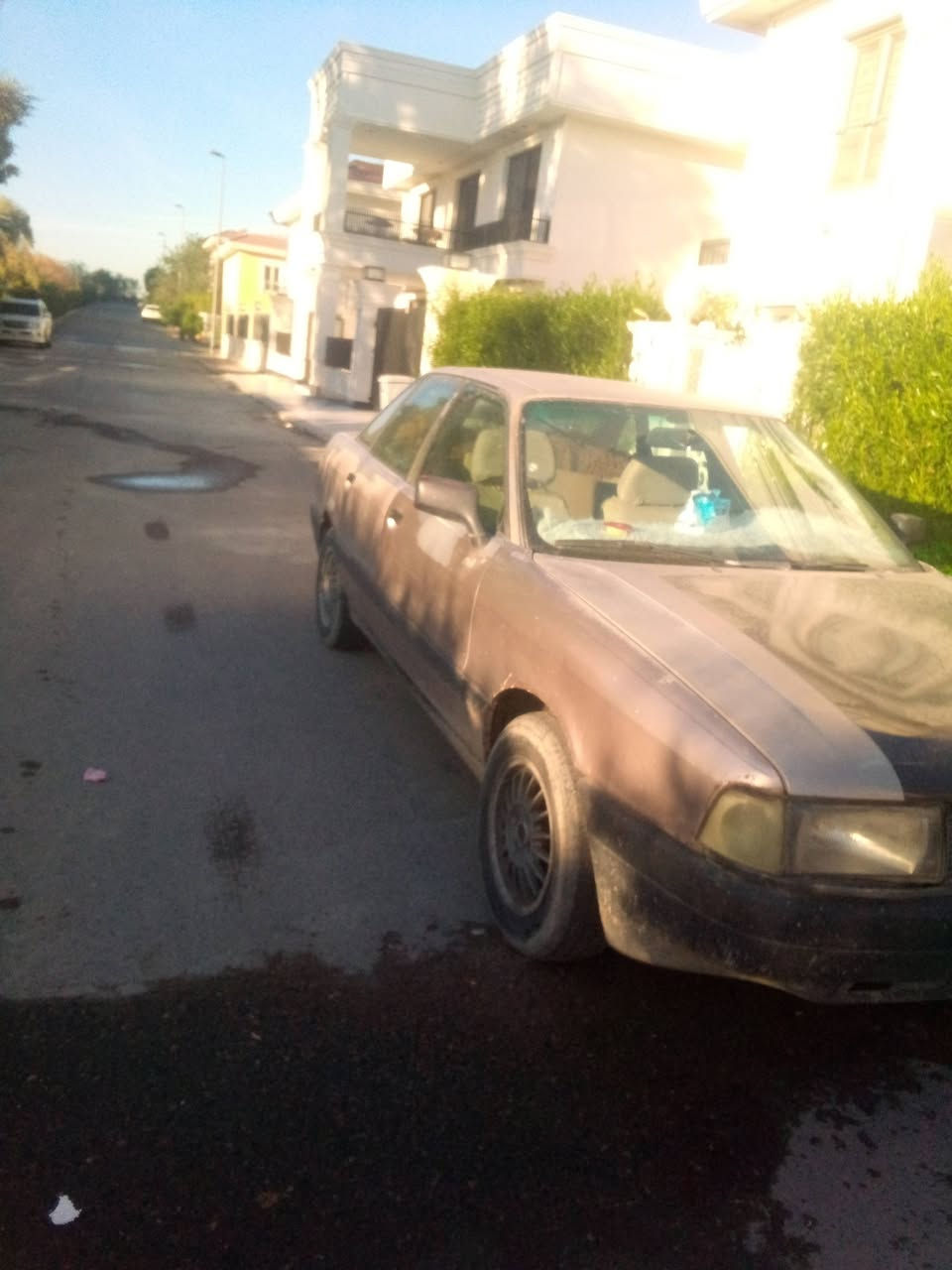 من رخصه الادمن
اودي 90 السياره بحاله جيده مكينه بيهه تبخير 
اصوليه ثاني يوم تحويل السعر 22ورقه بيهه مجال بسيط 
مكان السياره اربيل 
*********** واتساب
