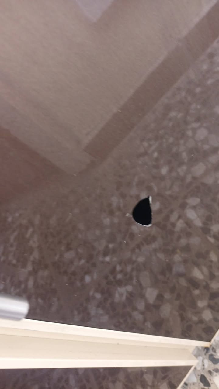 السلام وعليكم عندي هذا لكاونتر مع لطباخ للبيع ضرر لباب مزروف فقط مكاتي الحريه


**إذا كنت صاحب هذا الإعلان وتريد حذفه لأي سبب، رجاءا أرسل رسالة إلى الدعم الفني**