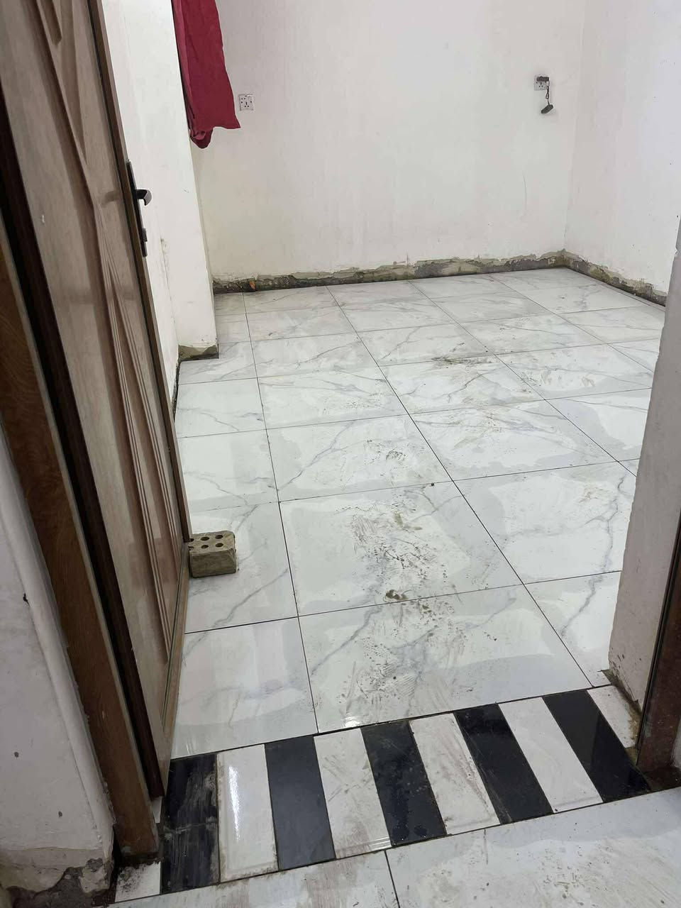 سلام عليكم خلفه سيراميك ارظيه جدران متفرق حالين تواصل واتساب هاذا رقمي *********** بغداد
