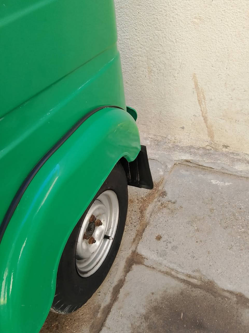 سلاام عليكم تكتك للبيع موديل ثنين وعشرين شهر 5رقم كفاله عامه بس بيه صربه جوه بكلايت صربه شبر رقمي ***********باقي تفاصيل خابر وتدلل
