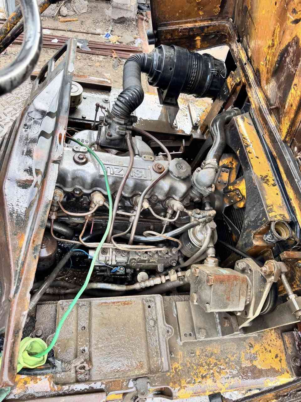 رافعه شوكيه 3طن كوماتسو جاهزه لعمل كير مكينه  جب ناصي مال حاويه بلادي مكاني بغداد الزعفرانية ***********
السعر 32ورقه
