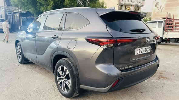 تويوتا هايلندر للبيع 
موديل : 2024 
‏‎4 سلندر 
‏‎2500 تيربو 
فول مواصفات 
وارد امريكي 
ماشية 17 الف 
مواصفات XLE فول الفول 
فتحه سلايد 
صندوق كهرباء 
اشاير بالمري 
رادار امامي وخلفي مسار خطي سياقه ذاتيه 
كشتات تدفئة 
كشنات داخلها جلد 
كشن خلفي منفصل 
شاشه كبيره لمس كأمره دواره 
ويل كب 
ضررها فقط دعامية امامية 
لاشاصي ولادواخل 

مكاني بغداد الزعفرانية 
للاستفسار الاتصال: 
***********
