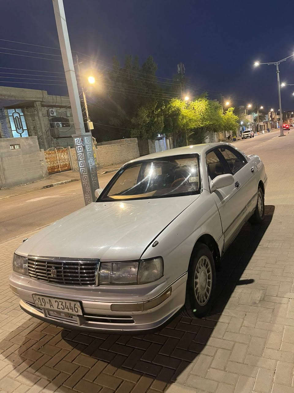 السلام عليكم بطه
منفصل للبيع موديل 1994 رقم كربلاء انكليزي 

سنويه 2030 كير ومكينه 2500 
السعر 49 وبيها مجال للشراي 
العنوان البصرة 
للاستفسار علئ الرقم  ***********

