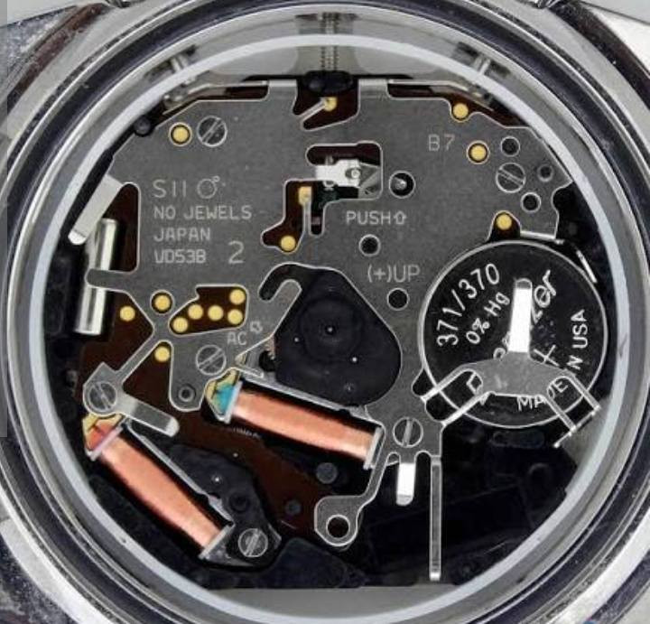 هذه ساعه هي ساعه يد رجاليه من نوع ماركه،،TANG,, كرونو غراف


**إذا كنت صاحب هذا الإعلان وتريد حذفه لأي سبب، رجاءا أرسل رسالة إلى الدعم الفني**