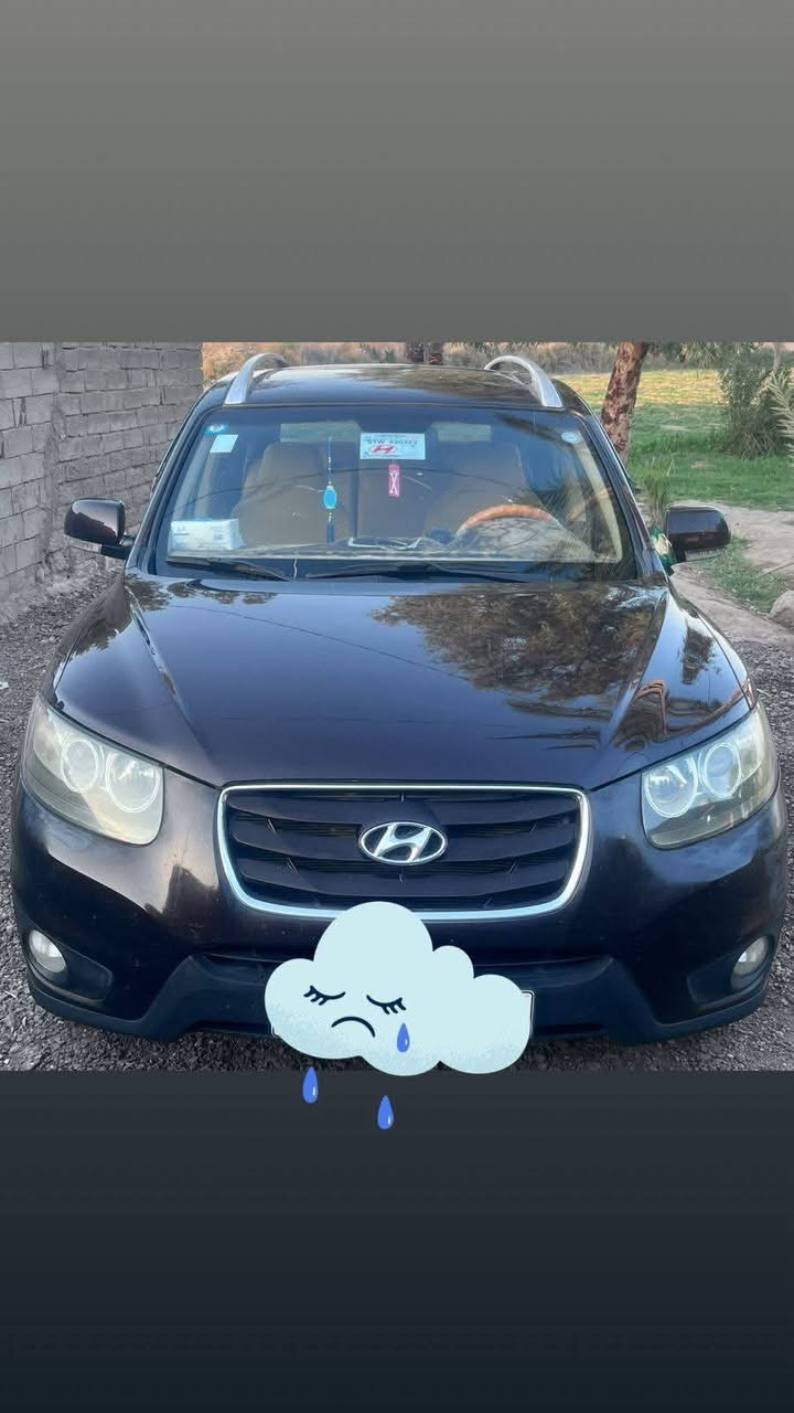 السلام عليكم
بيع هونداي سنتافي موديل 12 خليجي كفاله عامه

الموصفات

1-ثلاث قطع تبريد + تدفئه✅
2- فتحه سقف(بنراما) ✅
3- سبعه راكب✅
4- ثلاجه وسطيه✅
5- دفع رباعي ( فورويل)✅
6- مري شفط✅
7- كامره خلفيه✅
8- كير ومكينه كفاله عامه مامفتوح✅
وبعد هواي مواصفات بيها معروفه السياره بمواصفاتها
تخم تاير جديد
ملاحضه: سياره بدون حادث
سونار موجود بيها
وين مايعجبك روح افحص
سياره احلى من الصور بهواي نصبتهة حلوه جدأ
سياره حره تحويل ثاني يوم
السعر: 168 وقابل للتفاوض
 المكان واسط النعمانيه


**إذا كنت صاحب هذا الإعلان وتريد حذفه لأي سبب، رجاءا أرسل رسالة إلى الدعم الفني**