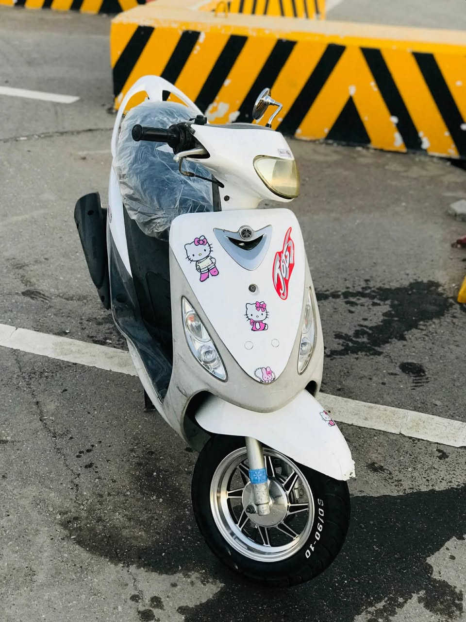 سلام عليكم دراجه ماكس منغولي للبيع الدراجه نضيفه الى اخر حبايه شوفت العين الدراجه مبدل كفرات كفراتها موجوده زلغ ما بيهن كفراتها تخبل بلمشي شلعه ومعدل تشك الكاع  مبدل بيها بس ولفات نكره سلف هندر  مال جنايه الياخذها ما تعبه وعلي 
العنوان : ميسان 
رقم :***********
السعر ٧٥٠ وبيها مجال
