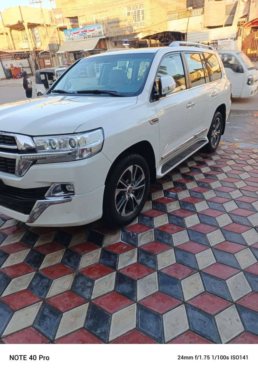 لاندكروز GXR موديل ٢٠ ماشية ٦٣ حساس أمامي وخلفي وكشنين كهرباء طفاية حريق دبل ماوس مري شفط ثلاجة فور ويل ٦ سلندر السيارة مكفولة كفالة عامة مال جناي السونار مرفق مع الصور السيارة بااسمي تحويل مباشر رقمها شمالي السعر قفل قفل ٥٠ الجناي يتصل غير متواجد على النت الاتصال فقط ***********
