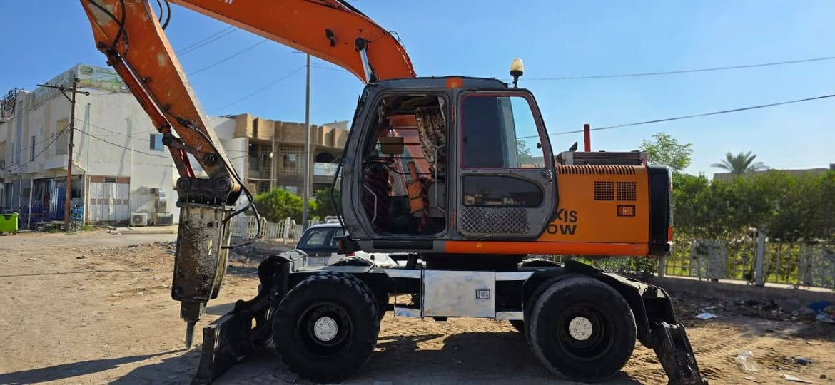 سلام عليكم

حفاره هيتاشي موديل 2004. رقم اربيل ماناقصها ايشي جاهزه للعمل

مابيها لا كسر ولا فطر ولا تبخير لاتنقيص تبريد شغال كهربائيات كلها شغاله
سعرهاا 3 و75. ثلاث دفار و خمسه وسبعين ورقه وبيها مجال 

للستفسار ; ***********
