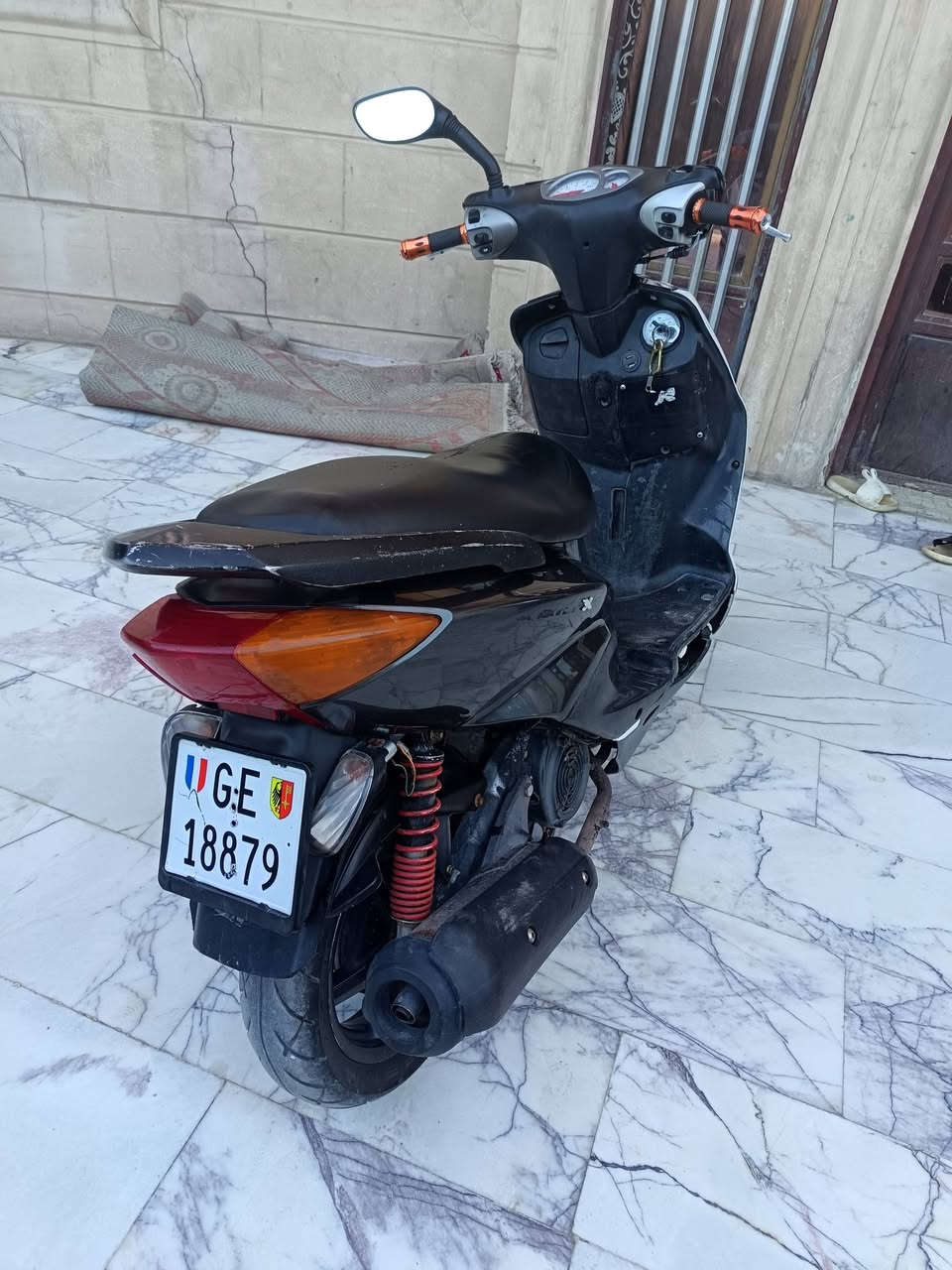 سلام عليكم دراجه سكنس للبيع نثيه كهربايات شغاله سلف وهندر شغاله تايرات جدد السعر 450 وبيه مجال *********** مكاني حي العامل يم مسبح الرافدين
