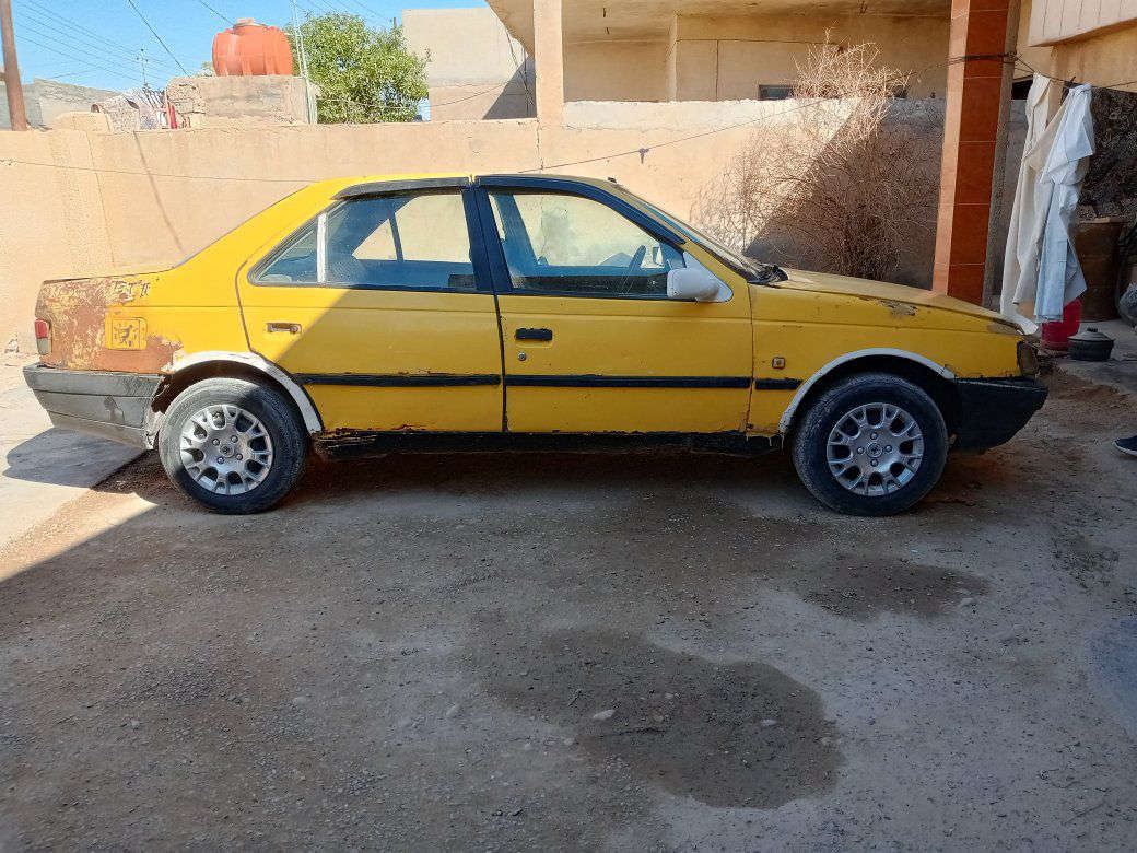 سلام عليكم سيارة بيجو راوه مكينه وكير ونجي وتماتيك سيارة شغاله وجاهزة سعر 10ورقات رقم مثنه ألماني صاحبه ماندله عنوني ديالى شهربان ***********
