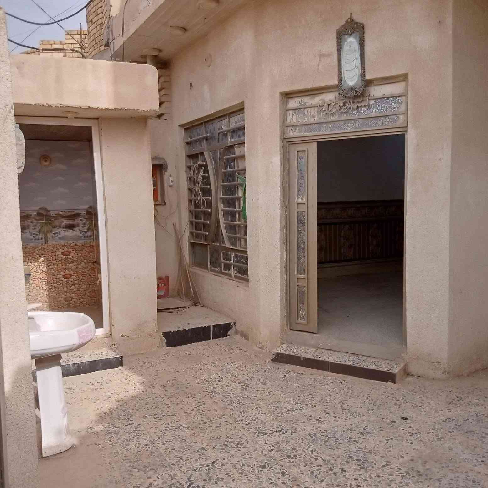 السلام عليكم بيت 150متر زراعي سند 25حي الحسن العسكري دوانم لازم قرب مدرسه الحشد يم المولده الثانية بيت طابقين بي غرفتين جوه وغرفتين فوك صاله واستقبال ومطبخ داخل الجهد الهندسي المنطقه كافه الخدمات ***********
