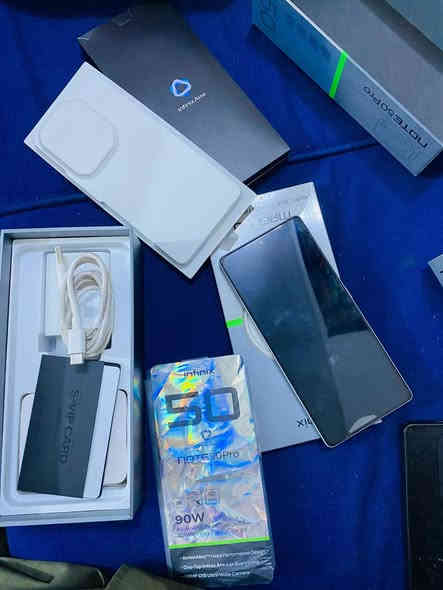 سلام عليكم جهاز انفنكس للبيع  نوت 50 برو جهاز يدعم شحن 🔋⚡لاسلكي جهاز نضيف معنه الكلمه ذاكرة 256 شاحن 90 واط ✅ مكفول كفاله سعره 375 وبي مجال للشراي مكاني بغداد حي العامل   ***********
