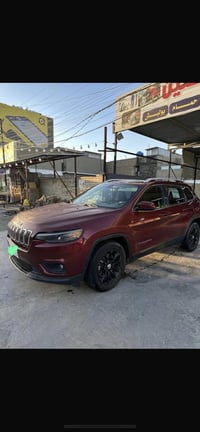 للبيع جيب شيروكي (بزون) فئة لايتود  موديل 2019  محرك 2400 سايد بريك دگ...