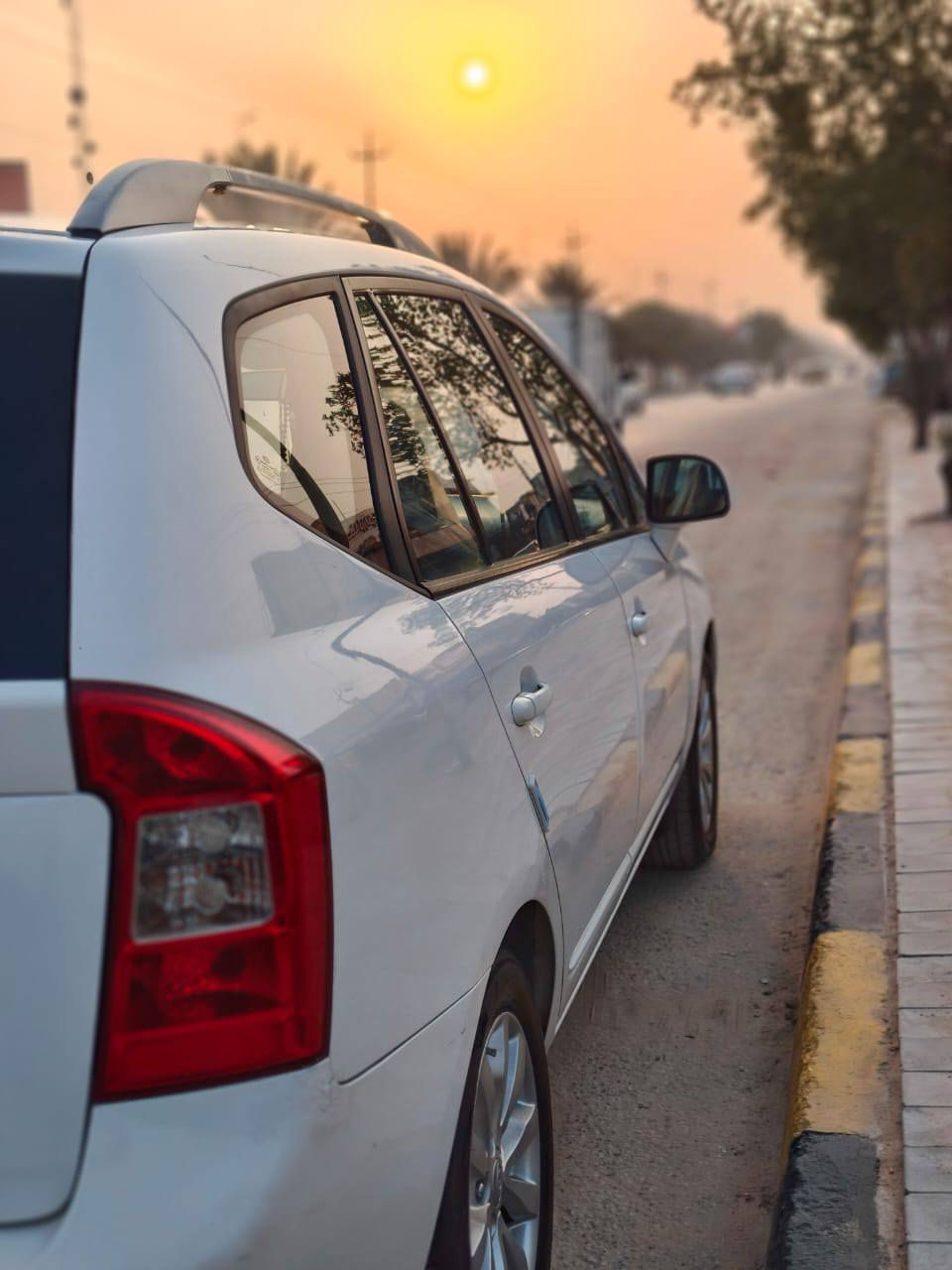 للبيع كيا كارنز موديل 2012🧑‍🧑‍🧒‍🧒 7 راكب للون ابيض مكينه 2000 فول مواصفات تحكم استيرن جهتين شاشه كاميرا 4 دسك فتحه تبريد قطعتين شغال تدفئه شغاله السياره مكفوله من الصبغ رقم قادسيه مميز بسمي ماشيه 134 حقيقي السياره حلوه ومامتعوبه ابد السعر 138 وبيه مجال  للطيبين مكان السيارة الكوفه ناحبة العباسية اي استفسار اتصل على هذا الرقم ***********
