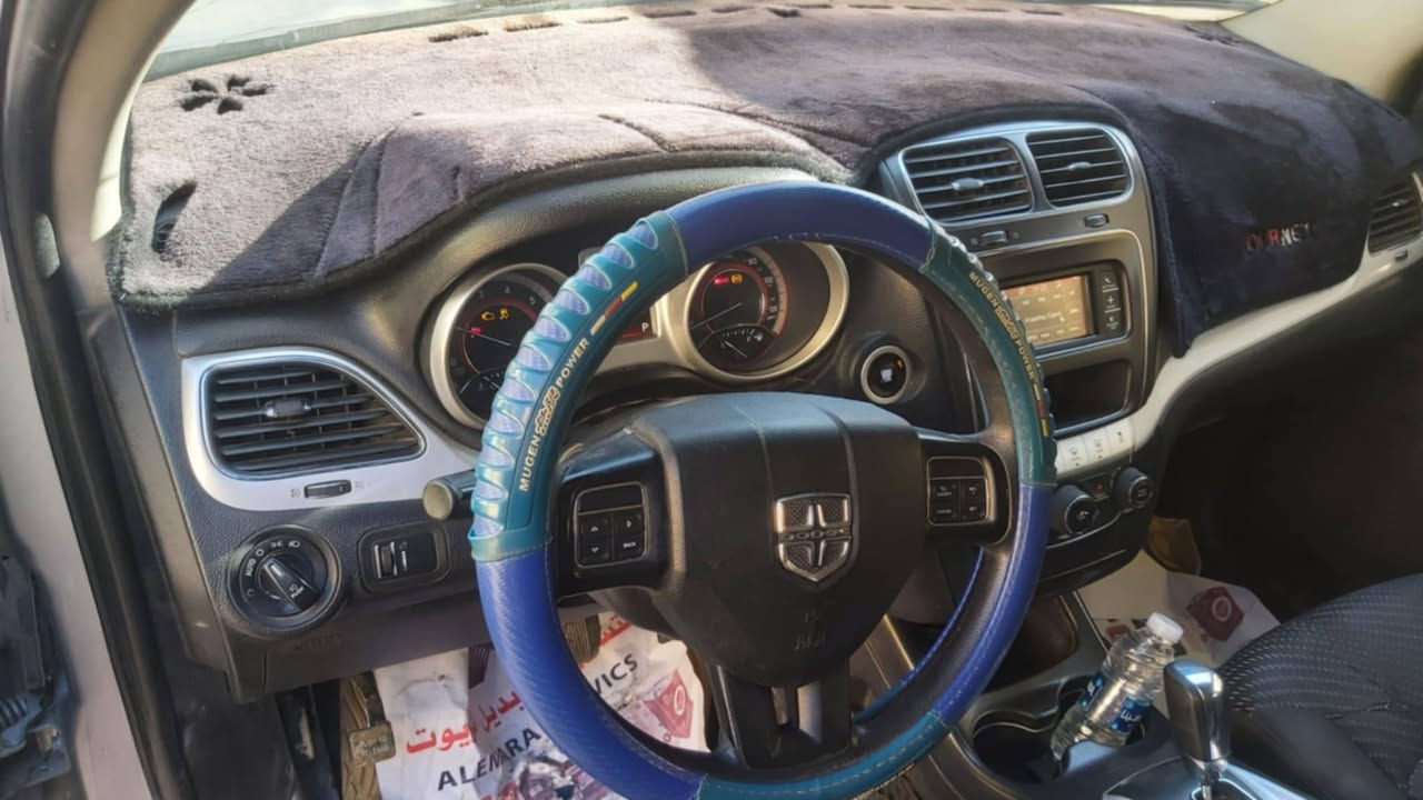 دوج جورني للبيع موديل 2015 حادث الجاملغ الخلفي حجم المكينه 3600 جاهزه من كل شي مكينه قبل سبوعين شادله بيه فقط جراد رقم بغداد المداور ثاني يوم  السعر 110 وبيه مجال للشراي
*********** 
ابو علي
