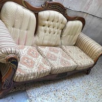 تخم احمر 9 مقاعد ب٢٧٥ والتخم الاصفر 10 مقاعد ب٢٧٥ والتخم الجوزي 10 مقا...