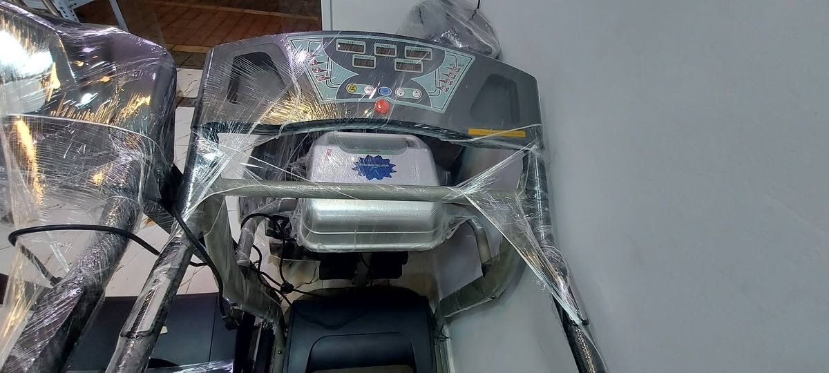 أجهزة جري كويتي نظافة درجة أولى شغال وضع شركة سعر بلاش جدا جدا مناسب في معرض البيت الكويتي قرب دكتور ذلفقار المجمع الطبي ***********  
@إشارة @إشارة  ملاحظة وزن ١٠٠وزن ١٢٠
