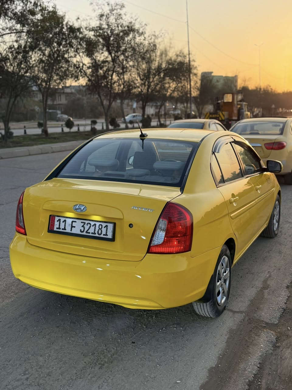 السلام عليكم اكسنت امريكي موديل 2010 رقم بغداد انكليزي بسمي تحويلها شرط بل موصل   مكينه 16
السياره جديده ماتصرف عليها ربع طخم جديد
تايرات جديده مكينه وكير جدد
السياره كلها كود واحد ماعده البوند 
وظررها بمريكا الجاملغ الخلفي 
((البيع بل نقد فقط بدون مقدمه او مراوس))) 
مكان السياره موصل حي الصحه قرب سايدين الحاصود 
السعر المطلوب 94
***********
