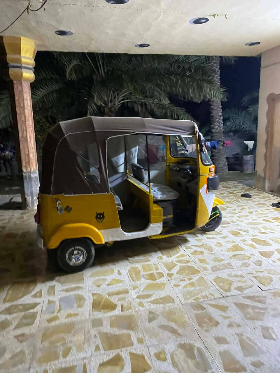 سلام عليكم تكتك 2020 سنويه ورقم تحويل مباشر مشروع وطني تكتك لا صبغ ولا معجون مكفوله من ضرر  محرك تكفله سبانه ماحطوط عله عل محرك  بي ضمان  تخم تاير جديد كهرباء دبل شاير كلها شغاله نكره سلف ترايها البصره. مكاني بعقوبة سعر 6بيها مجال الشراي  نتصال. ***********
