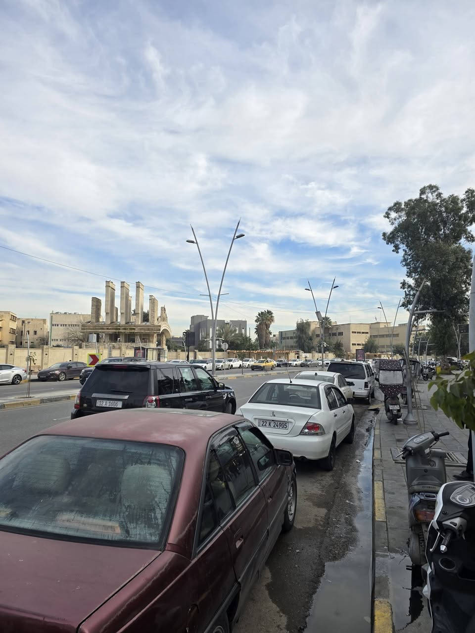 السلام عليكم بيت تجاري للبيع المساحه  200 متر واجه 10 نزال 20 الموقع مجموعه الثاقفيه طبك مطعم النخيل   أستفسار على الرقم ***********//***********
