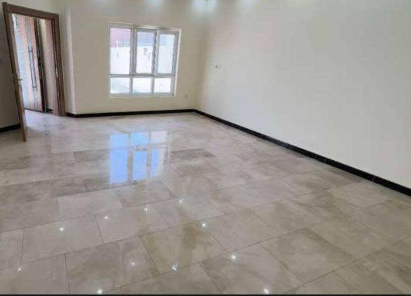 بيت للايجار في مجمع الجوهره البصره
استلام حديث غير مسكون سابقاً 
المساحه 250 م² 
بناء طابقين يتكون الارضي من 
حديقه كبيره + كراج كبير 
صاله كبيره + مطبخ  + ستقبال 
غرفه منام + صحيات عدد ( 3 )
ماطور ماء + سخان +( نقاط تحكم الكهرباء لمس ) 
الطابق الاول يتكون من
2 غرف منام نضام ماستر 
+ غرفه منام عتياديه + صاله +صحيات عدد ( 3 ) +بلكونه 
+ سخان + خزان ماء حلو 
( ضمان صيانه مجانيه لمدة سنه ) 
سعر الايجار ( مليون ونص )

لتواصل و للاستفسار الاتصال على الارقام التاليه
***********
*********** البصرة, العراق
