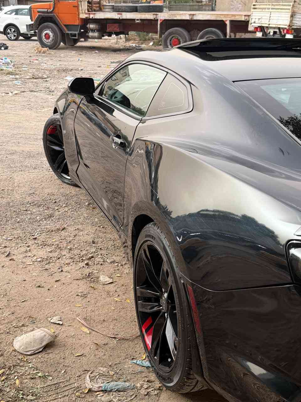 سلام عليكم 🫡 
كمارو 2023V6
شاشه جبيره كار بلي
فتحه سقف 
وبعد مواصفات الكمارو المعروفه
كير مكينه تبريد اكسل مكفولات 
ماشيه60الف كيلو مو ميل 
حادثه مثل ما موضح بلصوره 
اني ابيع (حزام )
رقم جديد بغداد
صدر جديد 
مكاني بغداد شارع فلسطين 
***********
السعر 138💵بيه مجال بسيط
ماكو كمارو 23 فتحه بهيج سعر وشوف خواته بيش

