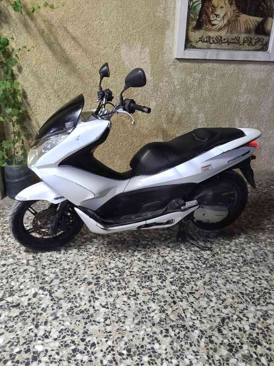 السلام عليكم pcx للبيع دراجه كامله كهربائيات شغاله مكينه 150 العنوان الشعب السعر 1250 الرقم ***********
