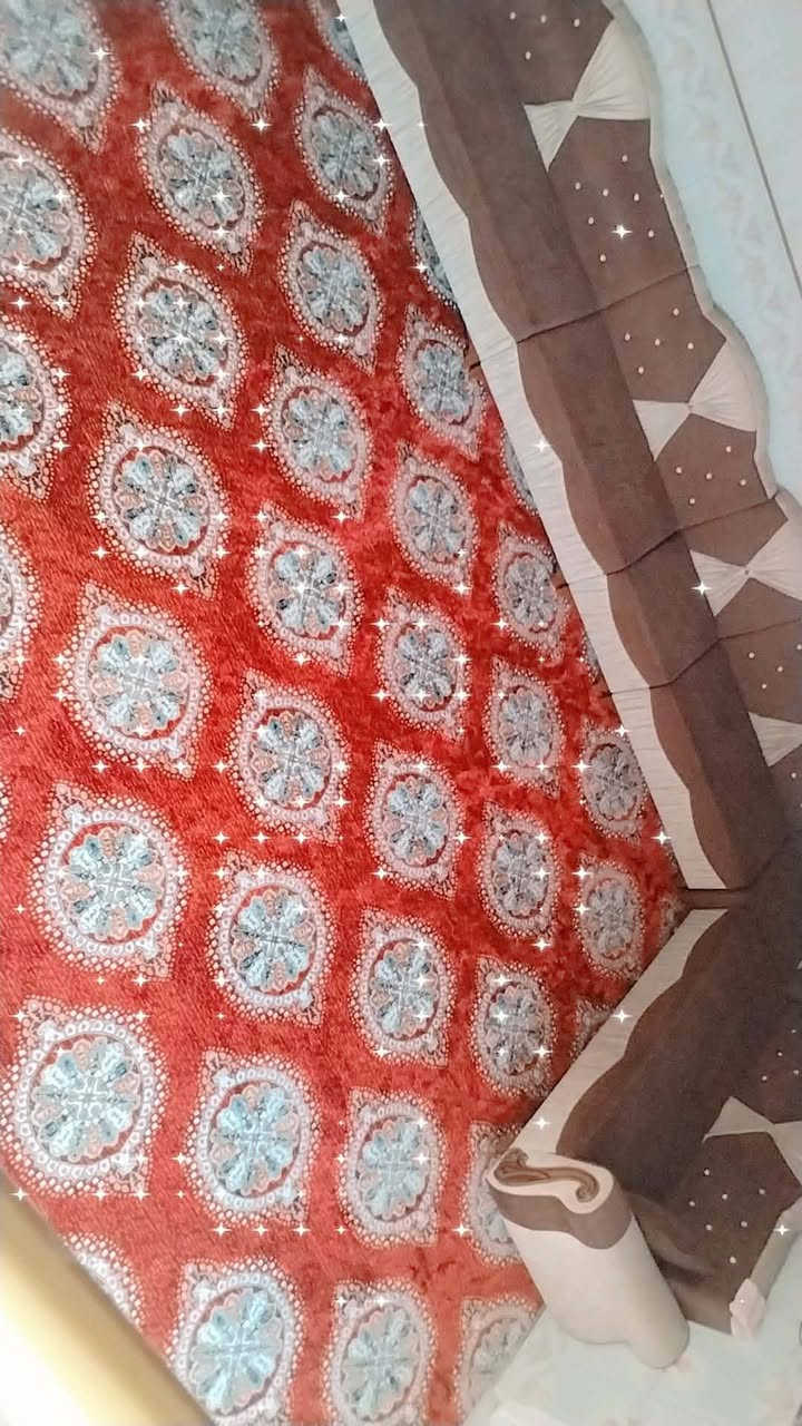 السلام عليكم
بيت للبيع بناء حديث طابقين مساحته ١٦٠م يتكون من استقبال ومطبخ وصالة وغرفتين نوم وصحيات كاملة تغليف تركي درجة اولى الارضية بورسلين المكان دلي عباس حي المصطفى.... 
  للاستفسار الاتصال ع الرقم 
***********
