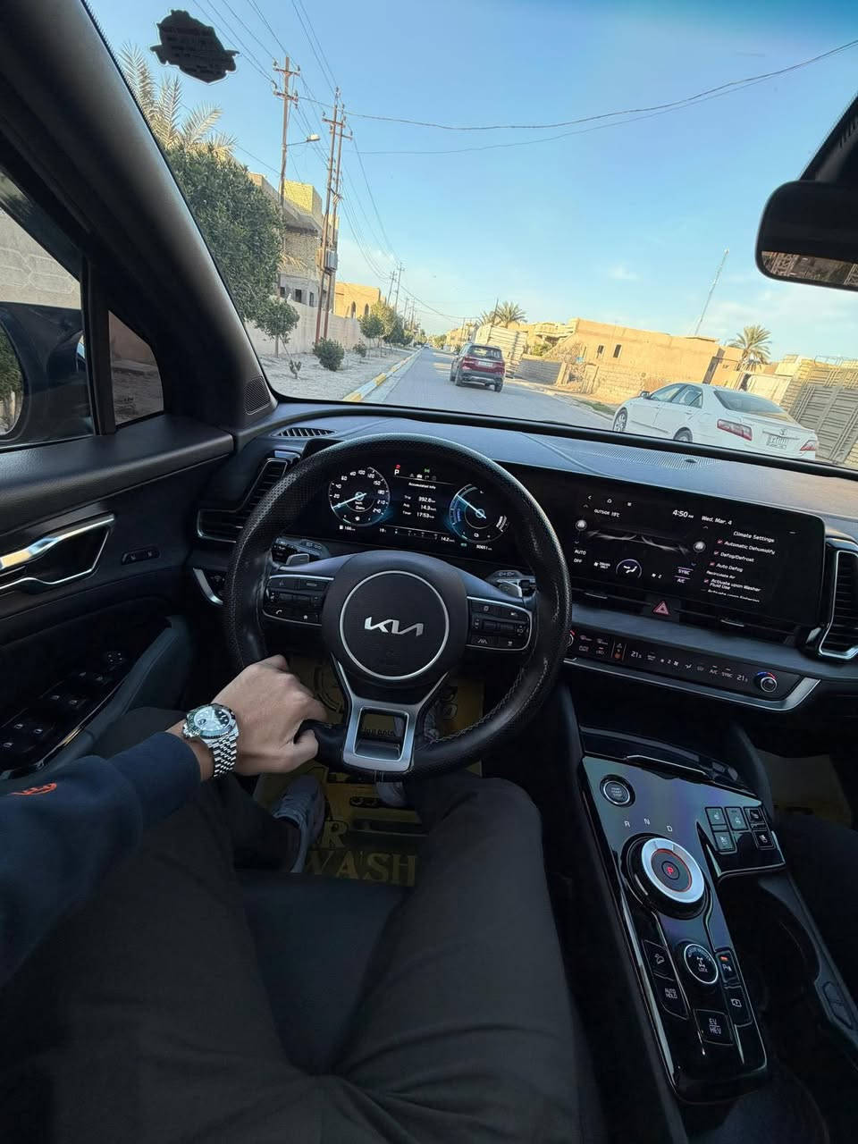 السلام عليكم سبورتج 2023 فول مواصفات اعلى فئه بالسبورتج ماشيه 33 الف السياره بحالة الزيرو بيع فقط بدون مراوس مكانهه بغداد ***********
