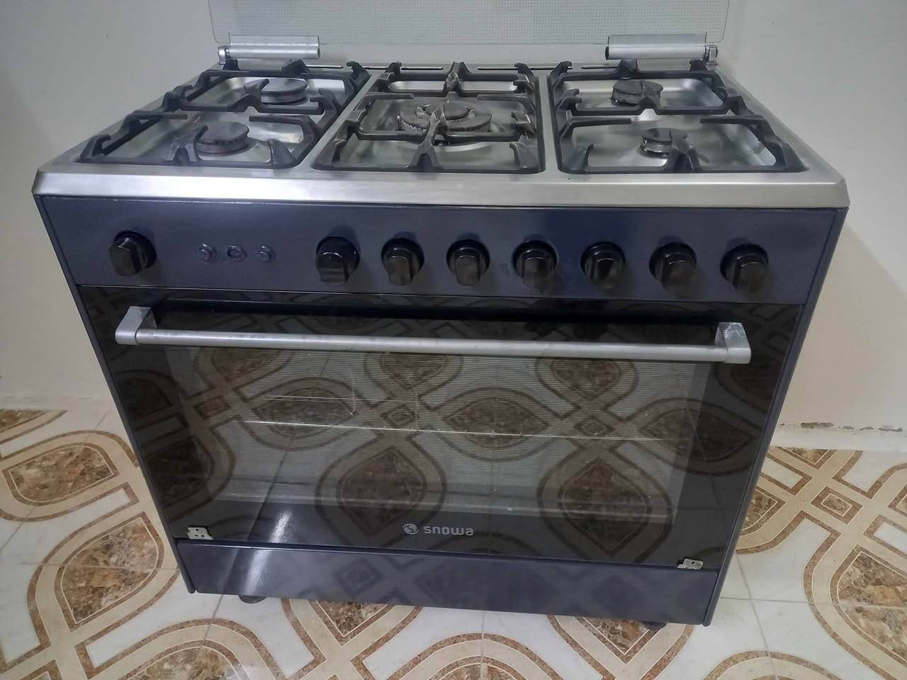 طباخ إيطالي للبيع شرط الشغل السعر ١٧٥ ألف العنوان موصل حي الصدام بعد السيطرة عالشارع العام *********** *********** يوجد توصيل داخل الموصل أجره عالمشتري موصل, نينوى
