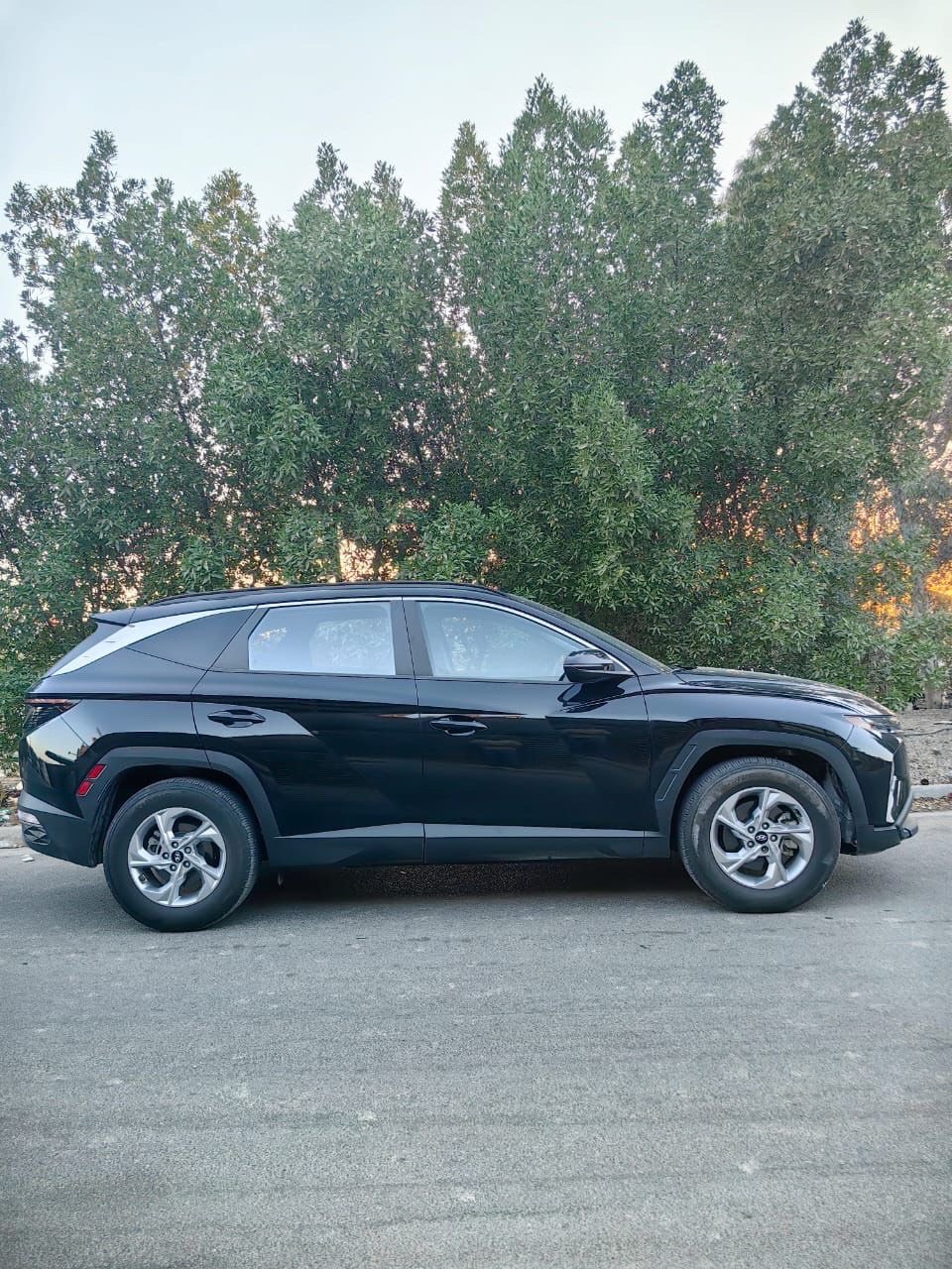 السلام عليكم

توسان موديل ٢٠٢٣ رقم بغداد الجديد محرك ٢٤٠٠ وارد امريكي 

السياره فول عدا الفتحه

  بصمه. وكشنات تدفئة. 

 ورادار. كروس سرعه. قياده ذاتيه. تحديد مسار. 

كامرا خلفيه. اشاير بالمري. 

وصندوك كهربائي. هاند بريك دكمه. شاشه

وبعد هواي مواصفات

 وحادثها بسيط كلش وموجوده صورت الحادث السياره اخت الجديده استخدام شخصي بعدها بريحة الشركة 

 تحويل ثاني يوم بأسمي السياره

سعر ١٩٠ 
***********