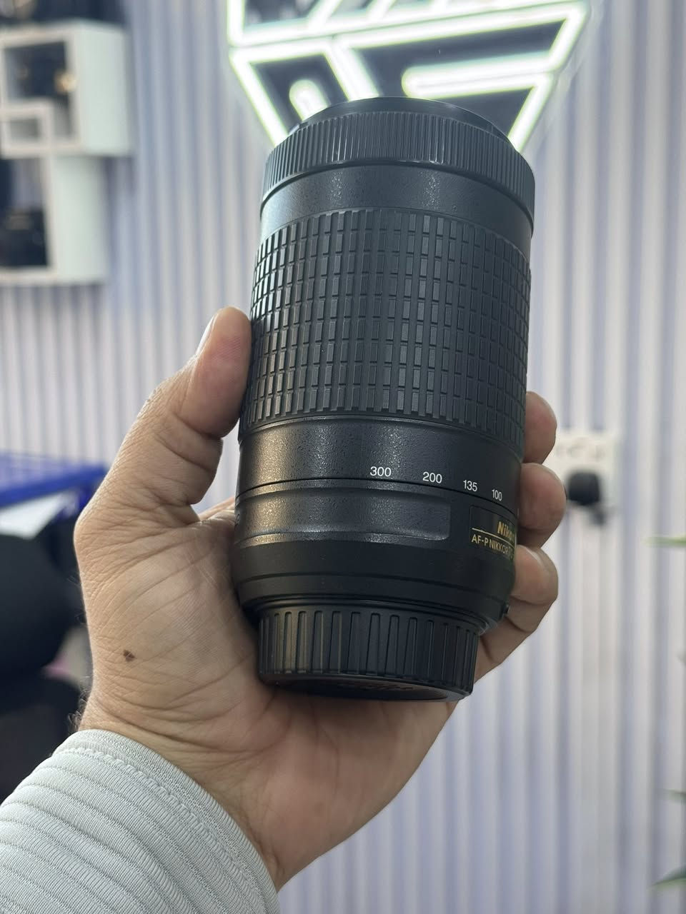 #daste_dw_مستعمل
——————————
#nikon 70-300mm DX VR f4.5-6.3 G ED
Clean 95%


**إذا كنت صاحب هذا الإعلان وتريد حذفه لأي سبب، رجاءا أرسل رسالة إلى الدعم الفني**