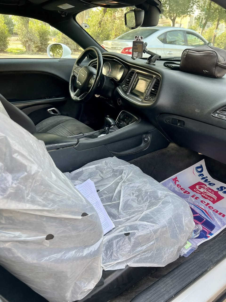 جالنجر 2016 SXT   
بصمه ابواب 
كش سائق كهرباء 
قطعتين تبريد 
شاشه لمس 
شاشه اعطال 
تحكمات بالستيرن 
لحيه اماميه 
كاميرا 
كزوز ريمونت
حادثها جاملغ امامي مبدل 
وجاملغ خلفي بارد 
رقم اربيل بيها وكاله 
مكانها الحله
155 وبيها مجال 
***********
