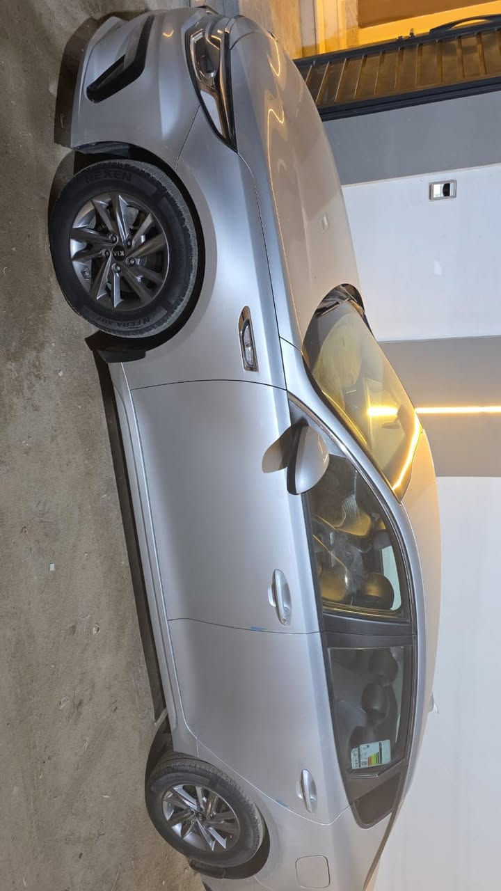 سياره k5 
مديل :2022 
محرك :  2000 دوش المرغوب 
بدون صبغ 
ماشية : 71 ألف 
السنوية تنتهي 2027 شهر 12 
فقط بيها بارد بالچاملغ الايمن الامامي وكم دحچه موضحه بالصور 
سياره جاهزه من كلشي 

رقم تواصل :      ‭0774 217 3579‬
موجود بيه واتسب
