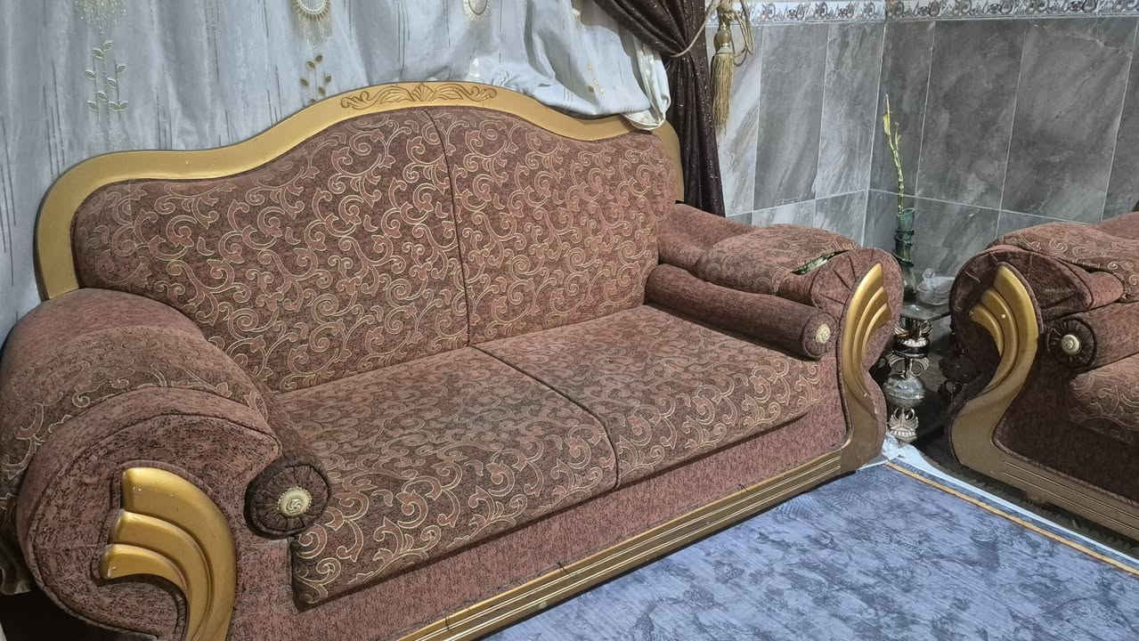 السلام عليكم تخم قنفات اصلي وقوي بس محتاح شوية تصليح شويه٢٥٠ وبيه مجال  وعندي ايضا غراض بيت كنتور وبوفية بأسعار مناسبة عنواني ابي الخصيب البهادرية قرب محطة الغاز  هاتف  ***********
