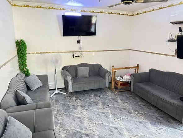 السلام عليكم دار للبيع حي المرتضى طابو زراعي سند 25
ومسجل في بلدية المحموديه على التطويب وبي قصاصه
مساحة الدار 120 متر غرفة نوم وحده البيت بحاله ممتازه 
ومستعجل على البيع سعره 40 وبي مجال شي بسيط
للتواصل واتساب او مراسلتي على الخاص 
***********
