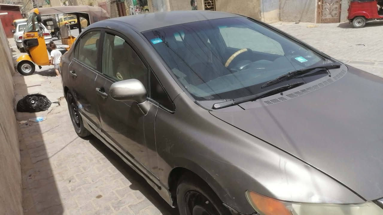 هوندا سيفيك ياباني مديل 2008 كير عادي محرك نضيف السياره نقصه بس تبريد السعر 50 وبيها مجال رقم ***********
