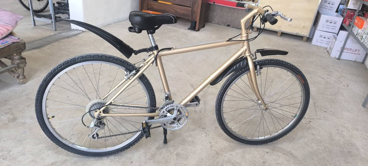 دراجه هوائيه نوع كيمو ياباني اصلي كل قطع بلاد صبغ حراري جديد
سعر 150 وبي مجال ***********
