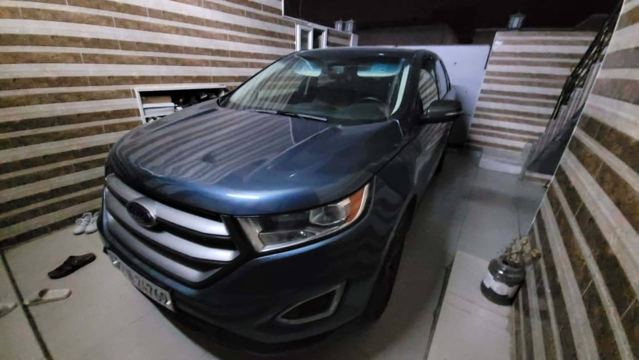 السلام عليكم ورحمة الله وبركاته 
Ford edge 2018 SEL
فول اوبشن سته سلندر تنفس طبيعي ماشية ٧١ الف بجم كبس و خلفي كبس حادثها  بيها اربع قطع صبغ مثل ما موضح بالصور وبيها أربع قطع رش امريكا بدون حادث و سنوية جديدة و لوحات جديدة السيارة بإسمي تحويل ثاني يوم و السيارة خير من الله مابيها ولا فلس مصروف سيارة حلوة و مرتبة الي يخدمه خلي يتفضل  134$ و بيها مجال للشراي 
*********** أربيل, العراق
