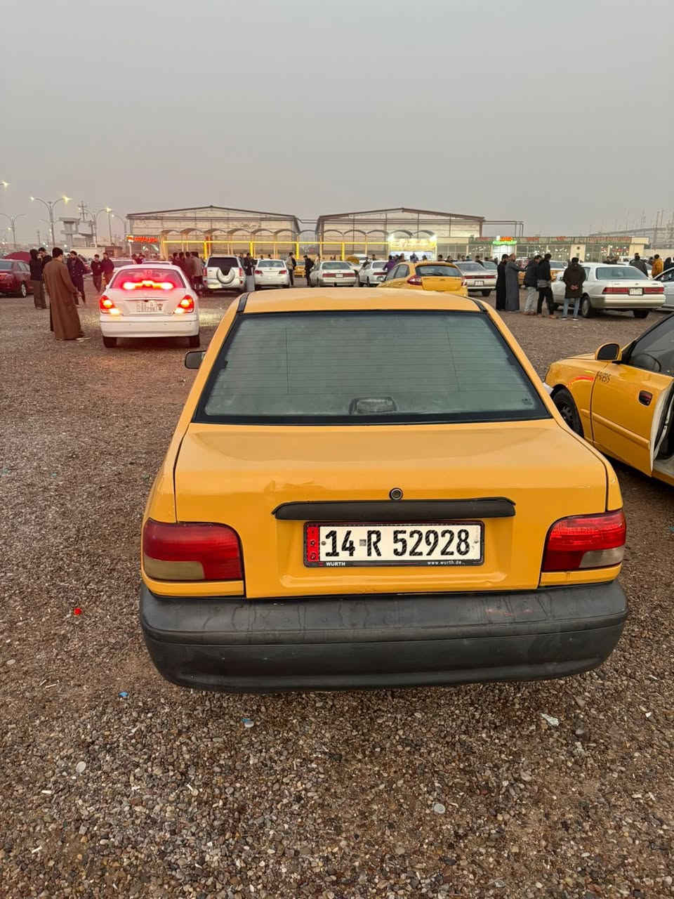 السلام عليكم اخون سايبه مديل 15 سياره جاهزه مكينه كير حداده تبريد تتفه كهربات سياره حلوه مال بيت. حته تمشي ما اشتغل بيه بسمي. مصفره رقم دولي سياره جديده وجاهزه البصره الزبير شراي يتصل *********** سعر 35
